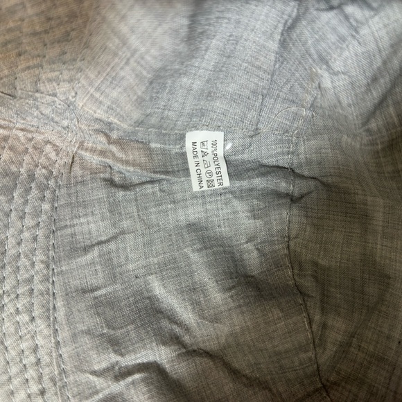 NWOT Camouflage Bucket Hat with UCONN Logo - Picture 9 of 9